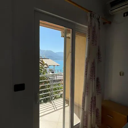 Sunset Apartment *