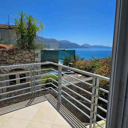 Sunset Appartement Qeparo